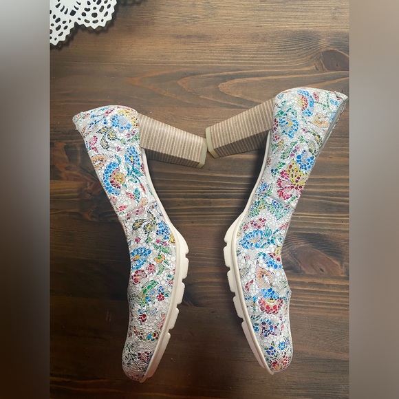 Dorking By Fluchos Pumps multi flower rainbow of colours - Picture 7 of 8